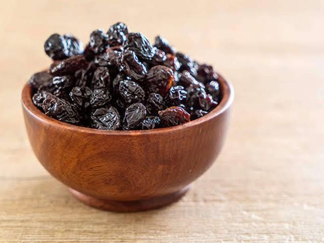 Black Raisins (Seeded Dry Grapes) கருப்பு உலர் திராட்சை